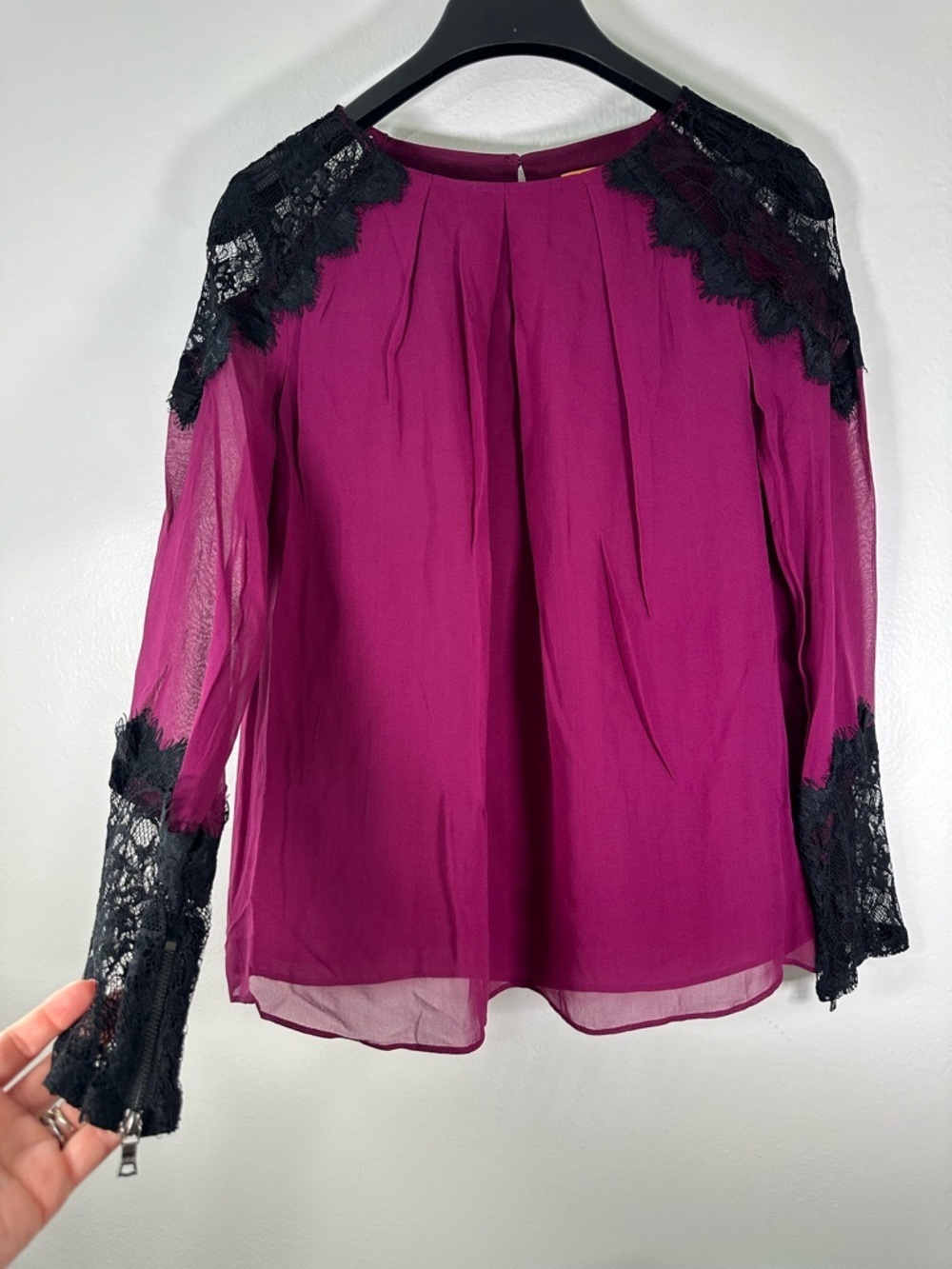 Alice + Olivia Sheer Lace Blouse Women S M Magenta Black Dressy Top Romantic